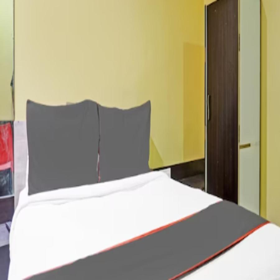 Carnival Hotel 푸네 외부 사진